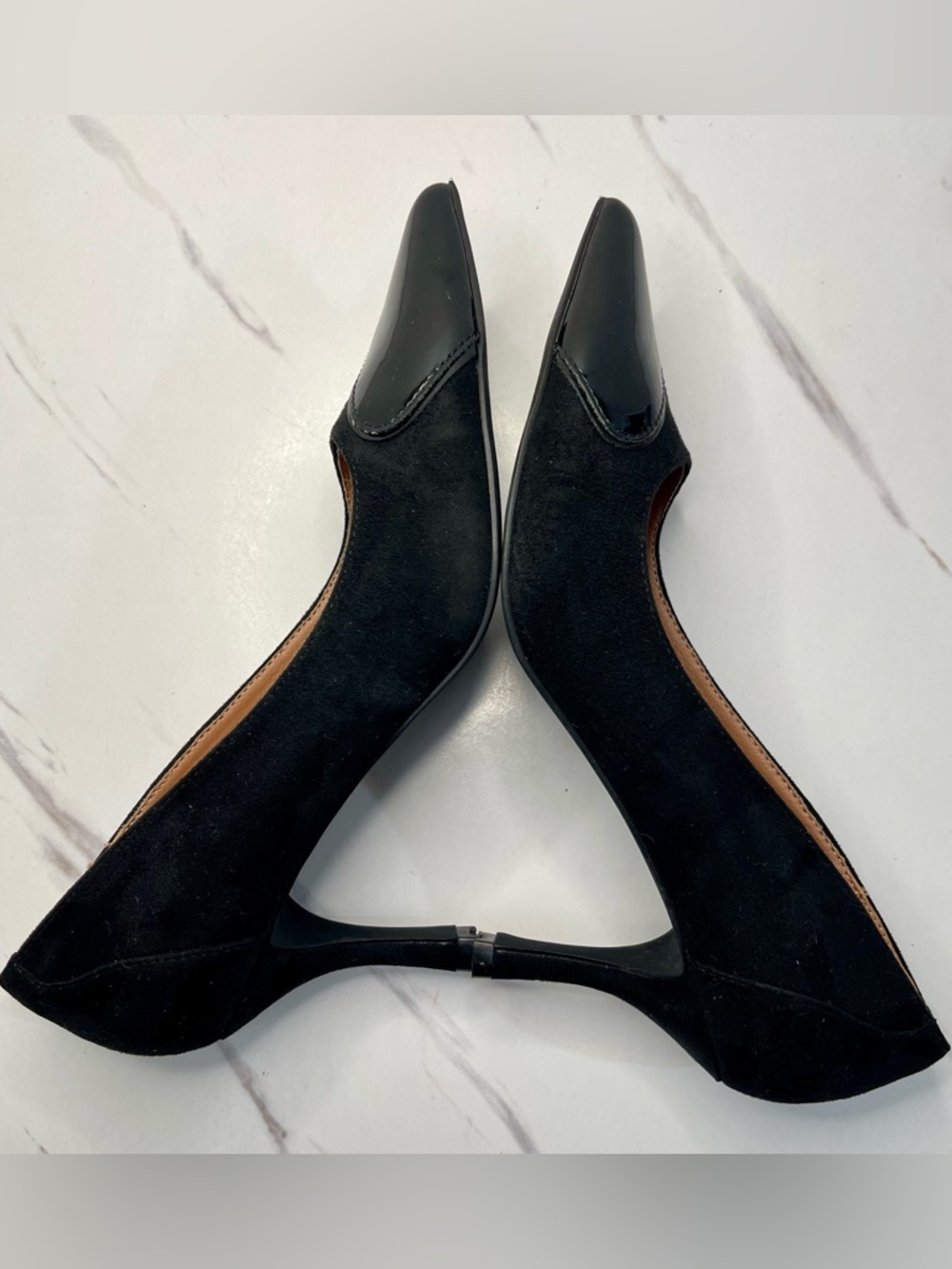 Elegant Black Pointed-Toe Suede & Patent Mid-Heel Pumps Size 8.5M - Picture 7 of 13